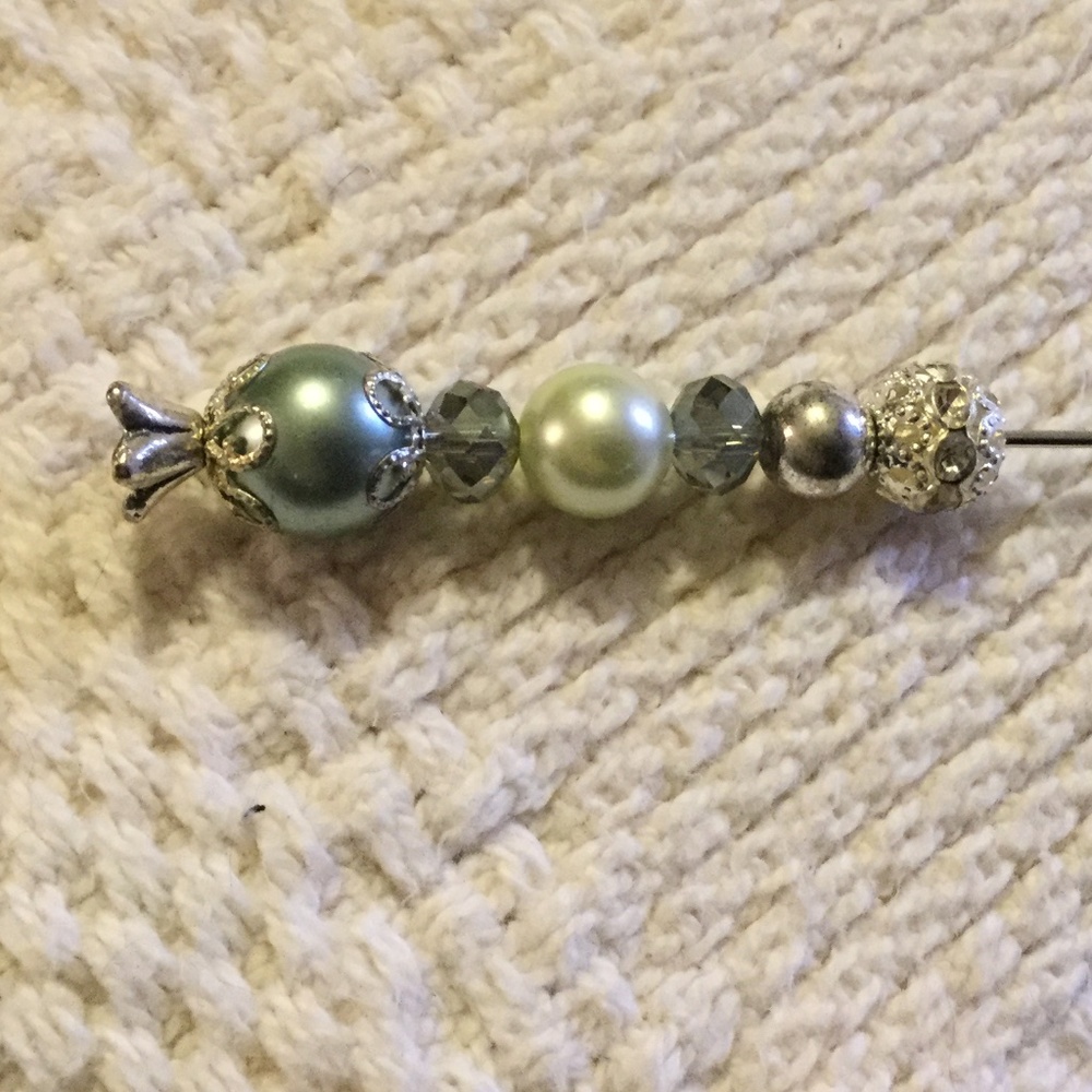 💥Delicate Vintage Style Hat Pin Silver Crown on Top💥